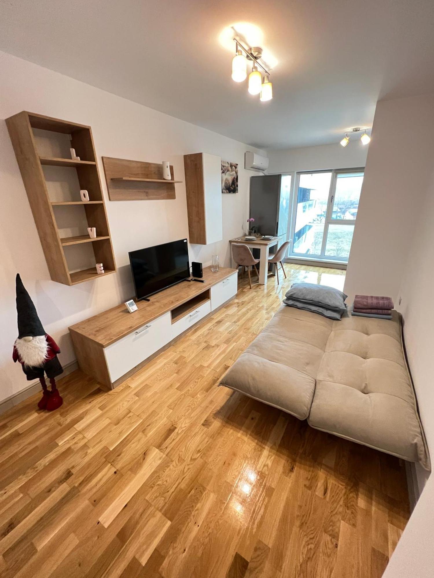 Airport Flyhub Chic Apartment Iasi Exterior photo