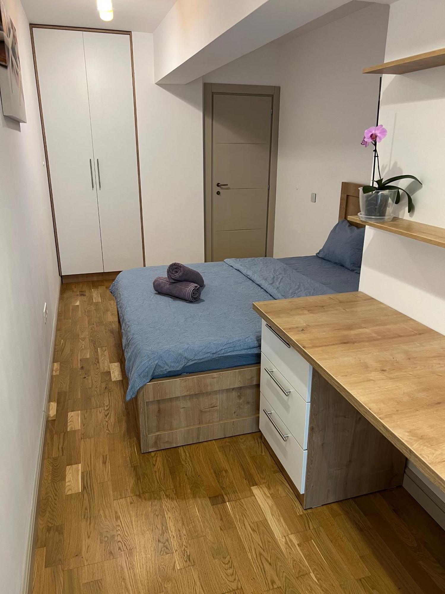 Airport Flyhub Chic Apartment Iasi Exterior photo