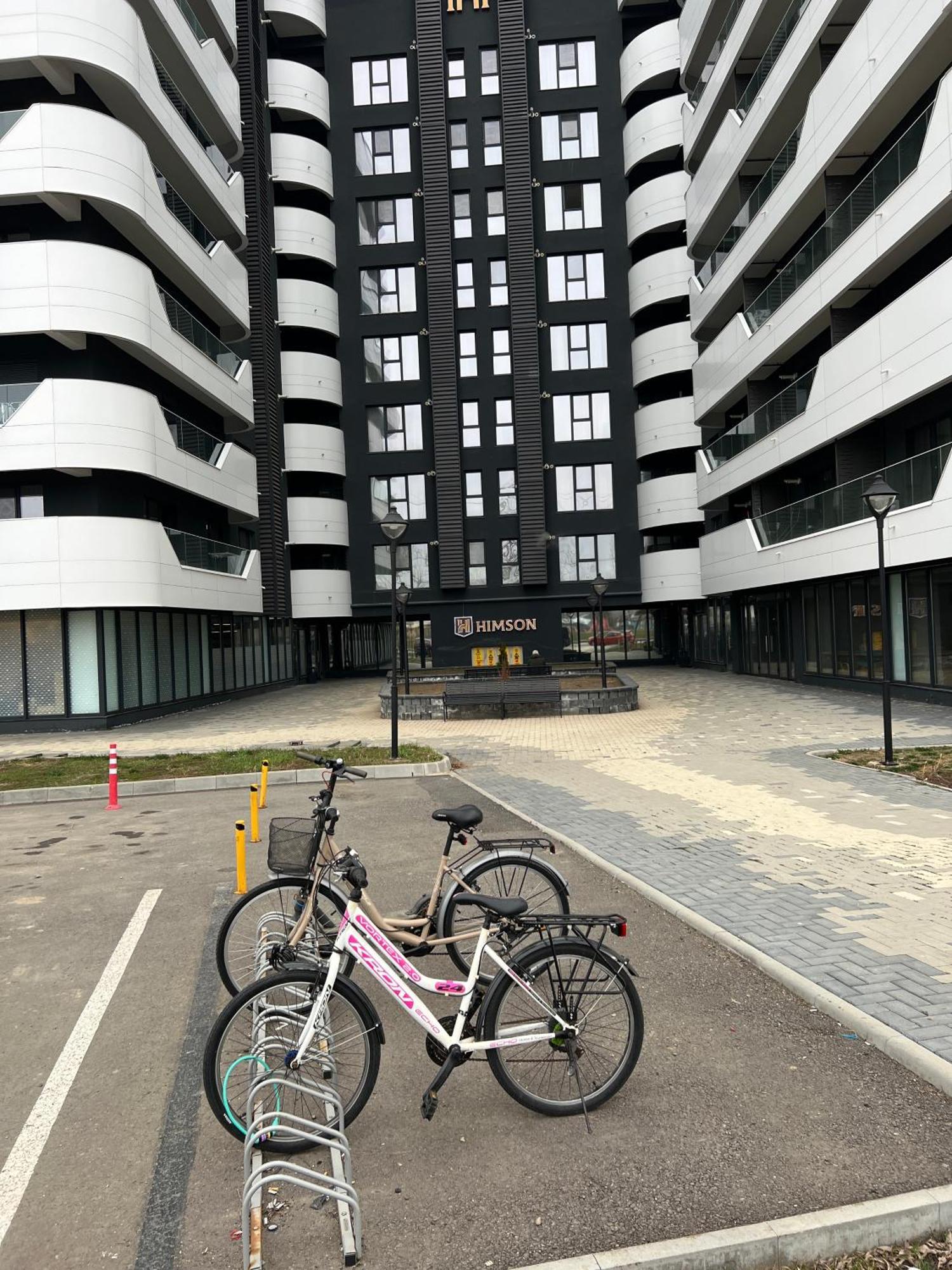Airport Flyhub Chic Apartment Iasi Exterior photo